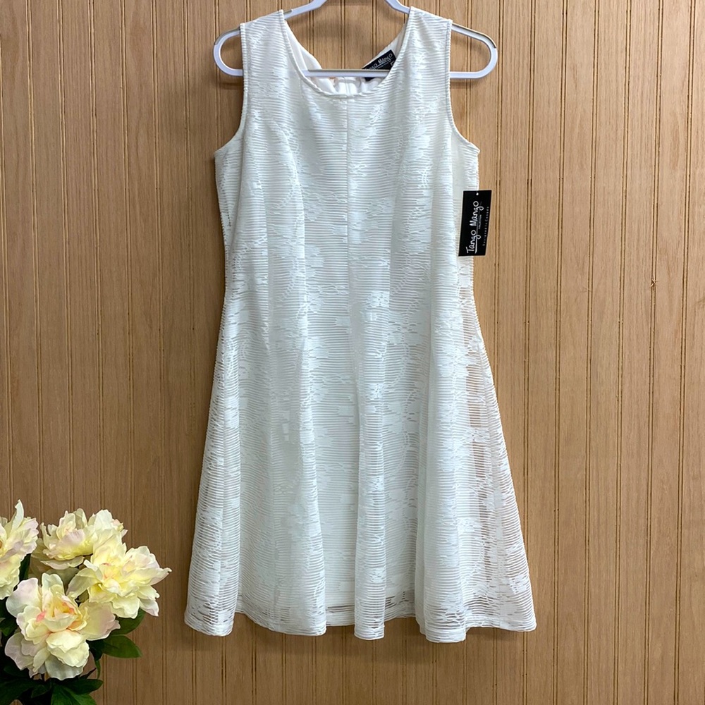 Tango Mango Women’s dress size M white lace fit and flare sleeveless